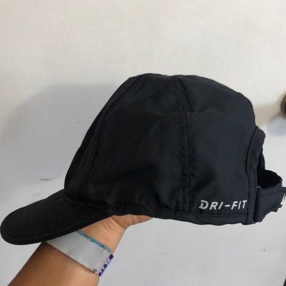 Kids Nike dri-fit hat - Picture 2 of 2